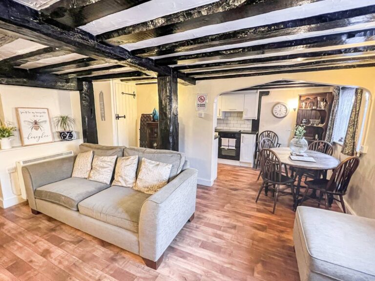 0b4b0d02-a7a6-4d73-b3c6-1e5a87d37557