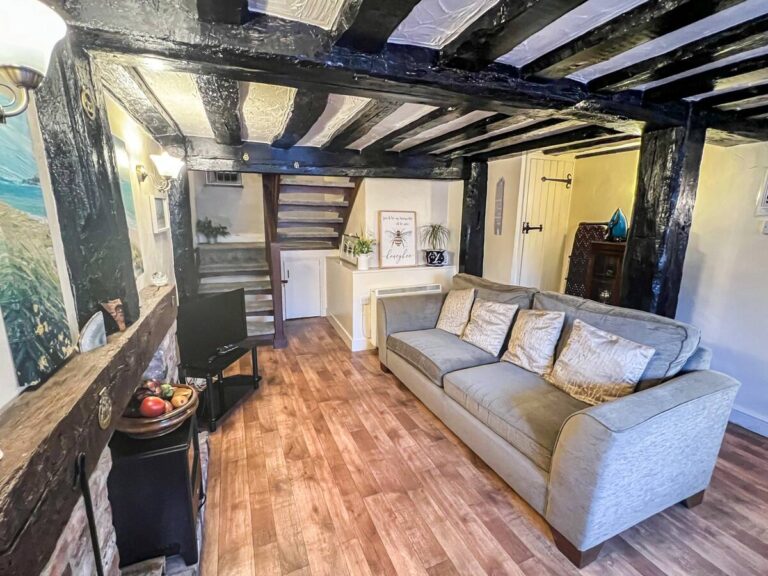 6c926800-834b-46c9-b4aa-2c661cdb393b