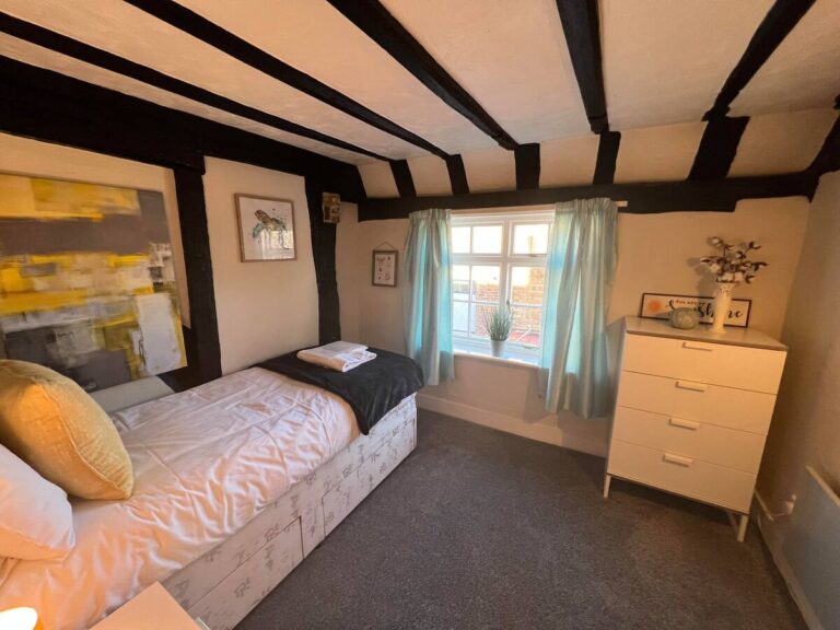 e4084b7a-ca74-46f8-bce3-dbc8d07c118a